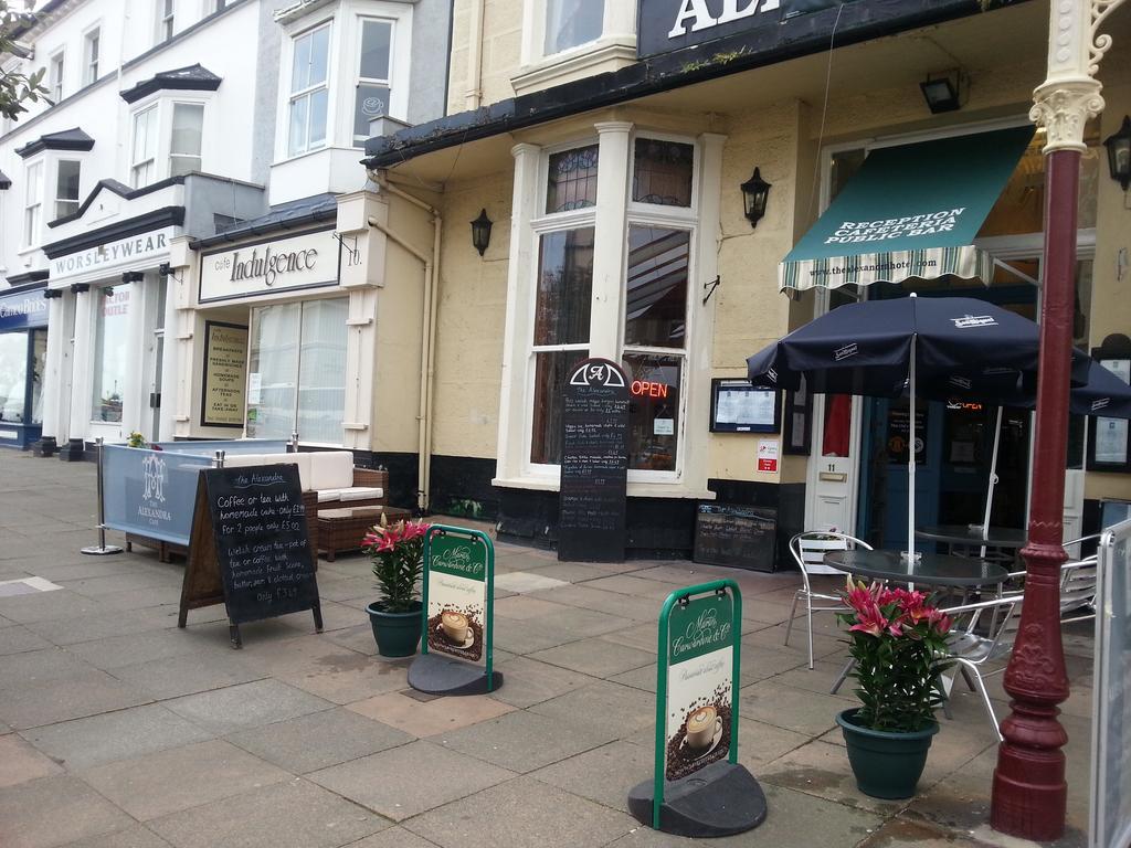 The New Alexandra Hotel Llandudno Exterior foto