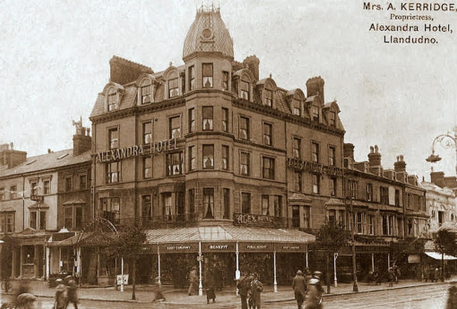 The New Alexandra Hotel Llandudno Exterior foto